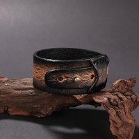 Schwarzfarbendes Runen Armband "Odin" aus Leder